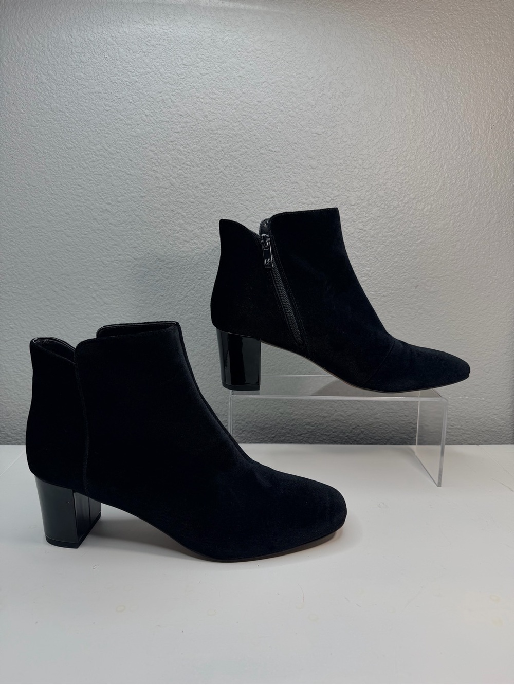 Donald Pliner Jories Black Velvet Suede Side Zip Ankle Boots Block Heel size 10